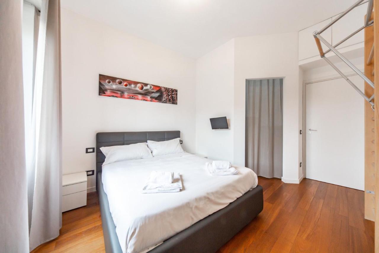 Easylife - Lussuoso Trilocale Con Balcone E Vasca Idromassaggio In Zona Barona Apartamento Milán