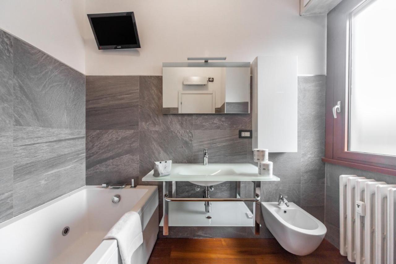 Easylife - Lussuoso Trilocale Con Balcone E Vasca Idromassaggio In Zona Barona Milán